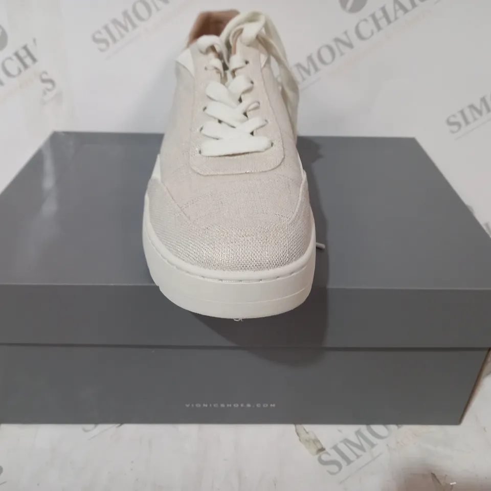 BOXED PAIR OF VIONIC TRAINERS IN BEIGE SIZE 7