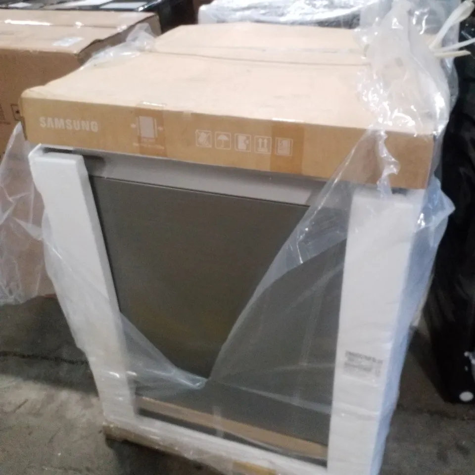 SAMSUNG SERIES 5 AI ENERGY WW80CGC04DAEEU 8KG LOAD, 1400RPM SPIN ECOBUBBLE WASHING MACHINE WITH SMARTTHINGS - WHITE