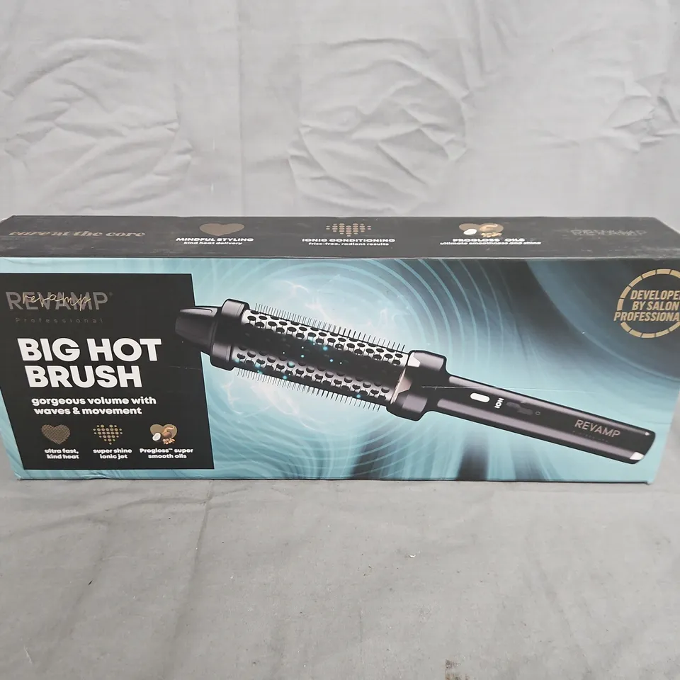 BOXED REVAMP PROFESSIONAL CERAMIC 40MM HOT BRUSH BR-1400A-GB – BOXED