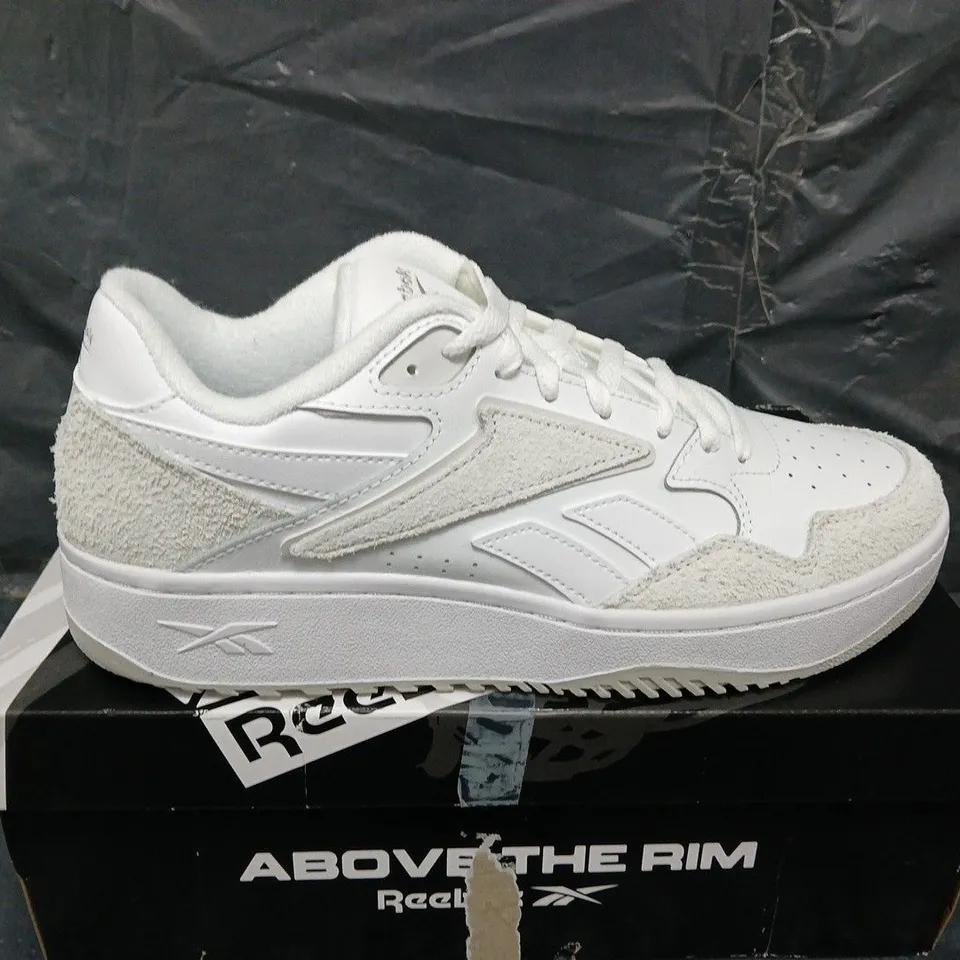 BOXED PAIR OF REEBOK CHILL TRAINERS - UK SIZE 9