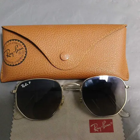 PAIR OF RAY BAN GLASSES IN CARRY CASE