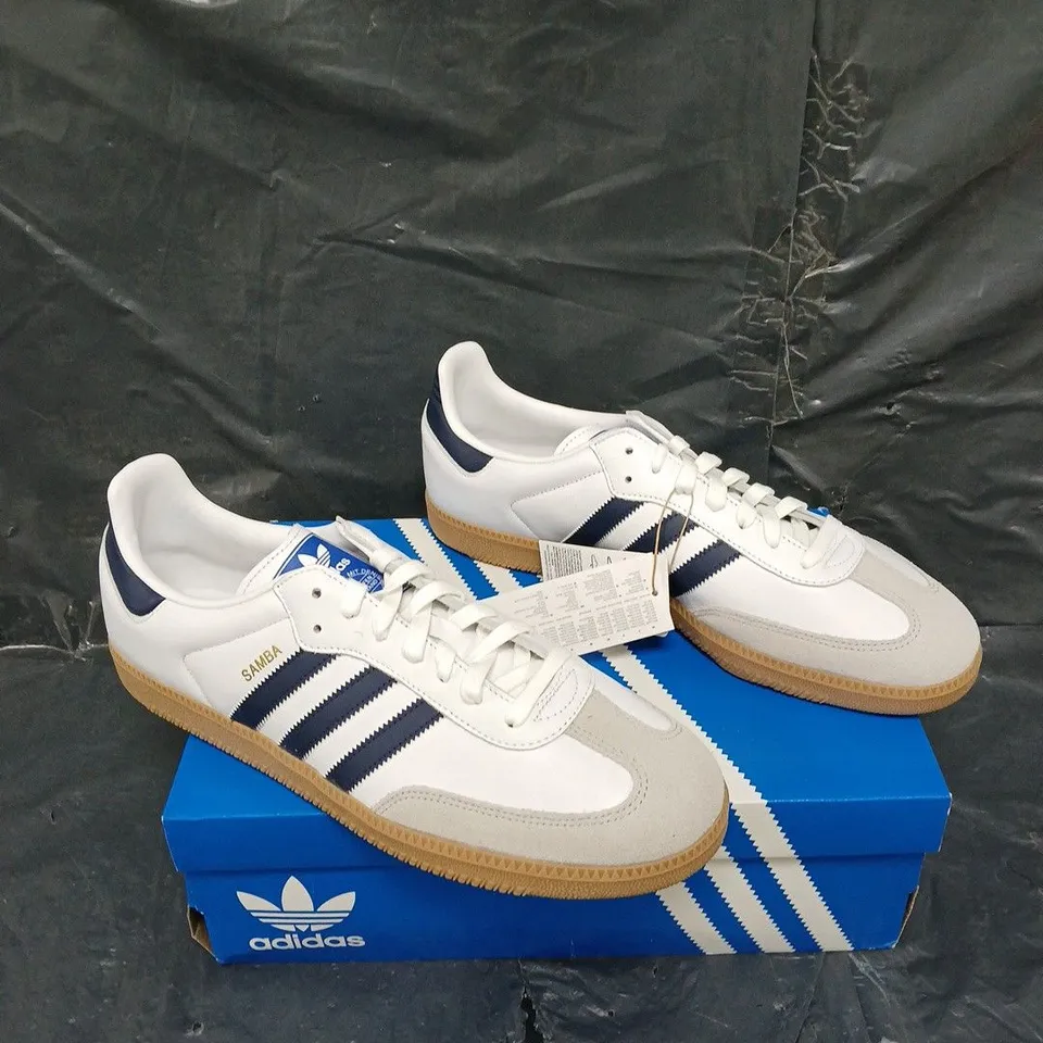 BOXED PAIR OF ADIDAS SAMBA OG WHITE/NAVY UK 13