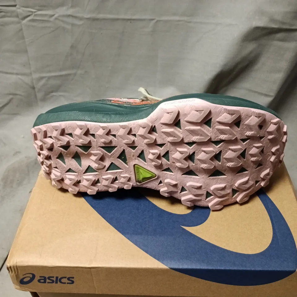 ASICS RUNNING SHOES – MINT GREEN WITH PINK OUTSOLE, WOMEN'S SIZE 3.5