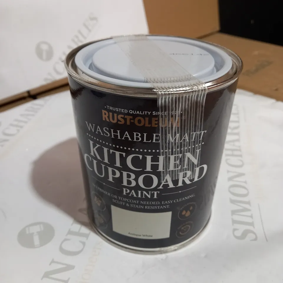 RUST-OLEUM WASHABLE MATT KITCHEN CUPBOARD PAINT IN ANTIQUE WHITE