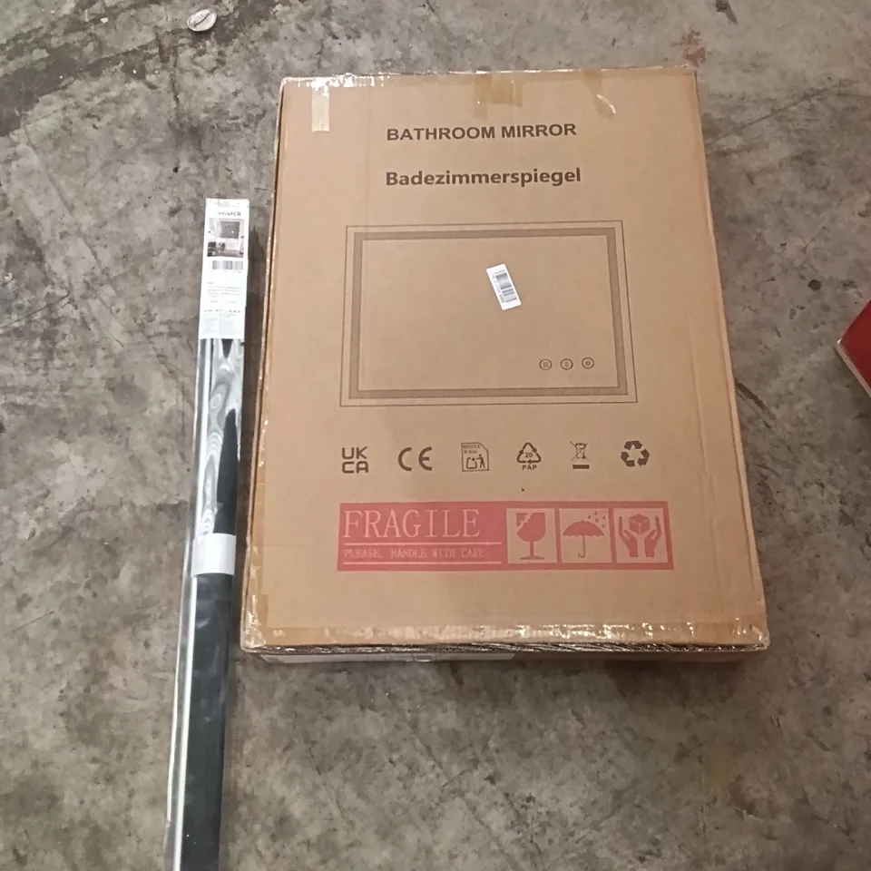 PALLET OF ASSORTED ITEMS INCLUDING - ROLLER BLIND, BATHROOM MIRROR