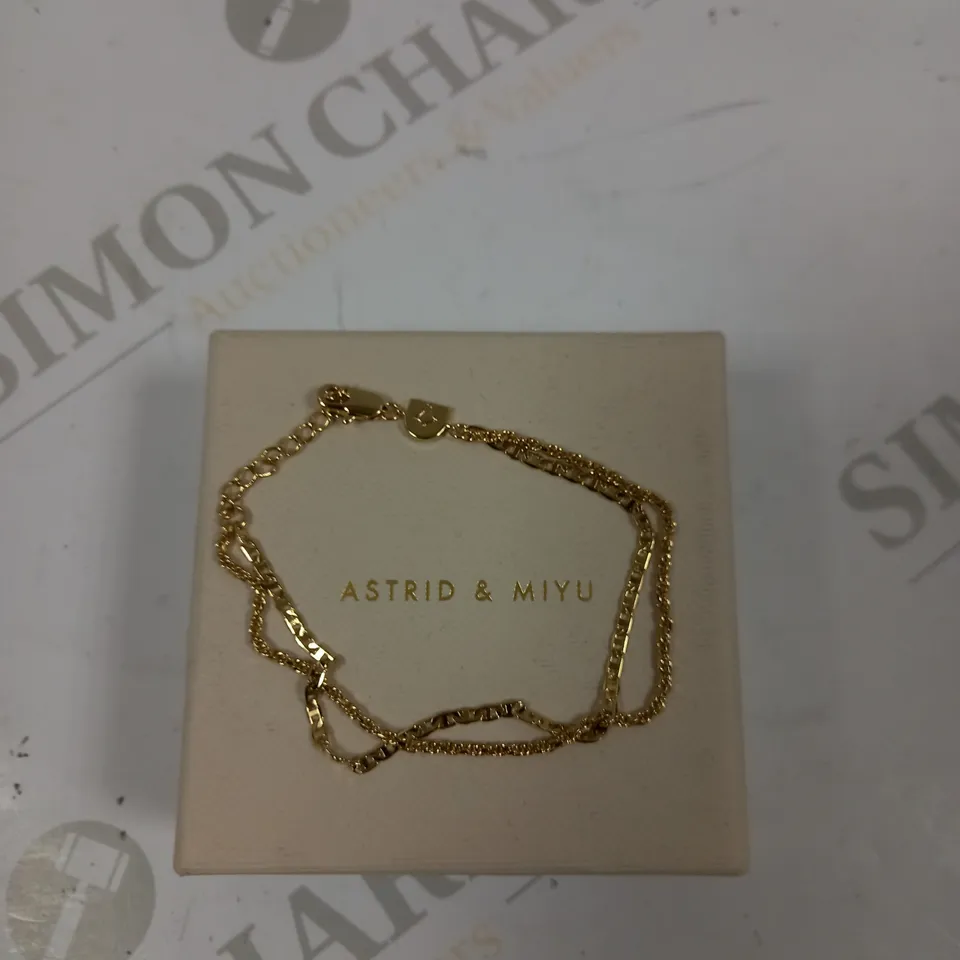ASTRID & MIYU GOLD CHAIN LINK BRACELET 