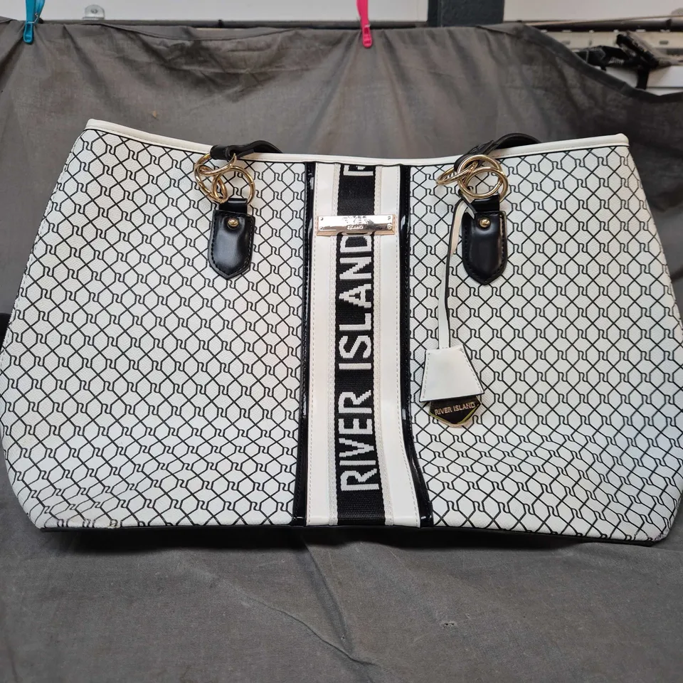 RIVER ISLAND HANDBAG – WHITE/BLACK GEOMETRIC PATTERN WITH LOGO STRAP