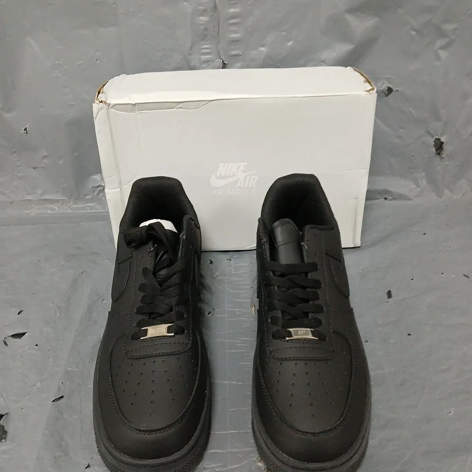 BOXED PAIR OF NIKE AIR FORCE ONES ALL BLACK UK 10
