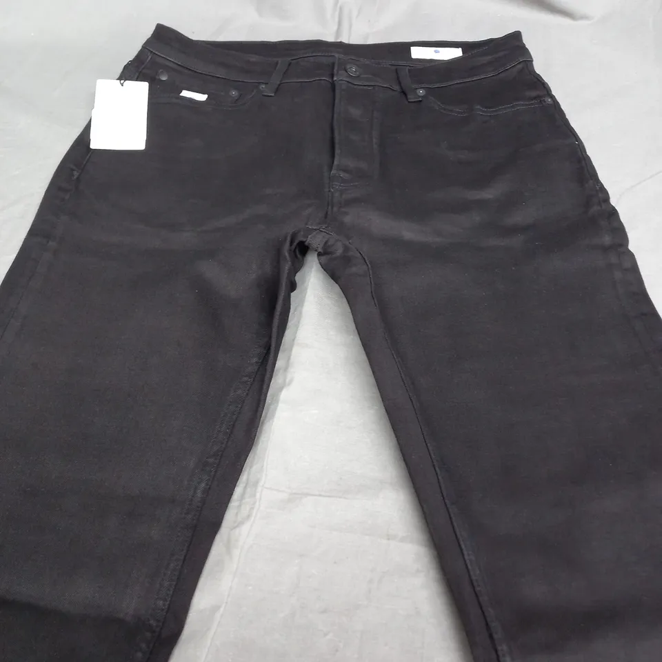 PRETTY GREEN MENS REGULAR FIT JEANS - 32R