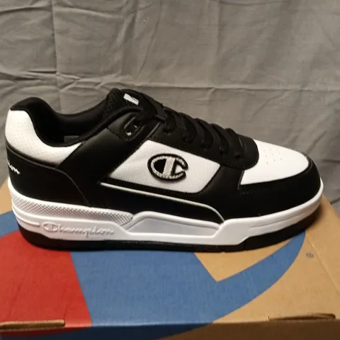 BOXED CHAMPION RD18 HERITAGE LOW TRAINERS – BLACK & WHITE, UK 9 (EU 44)