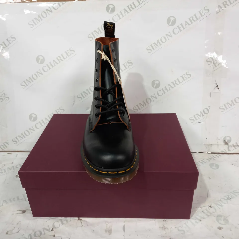 BOXED PAIR OF DR MARTENS VINTAGE 1460 LEATHER BOOTS IN BLACK UK SIZE 10