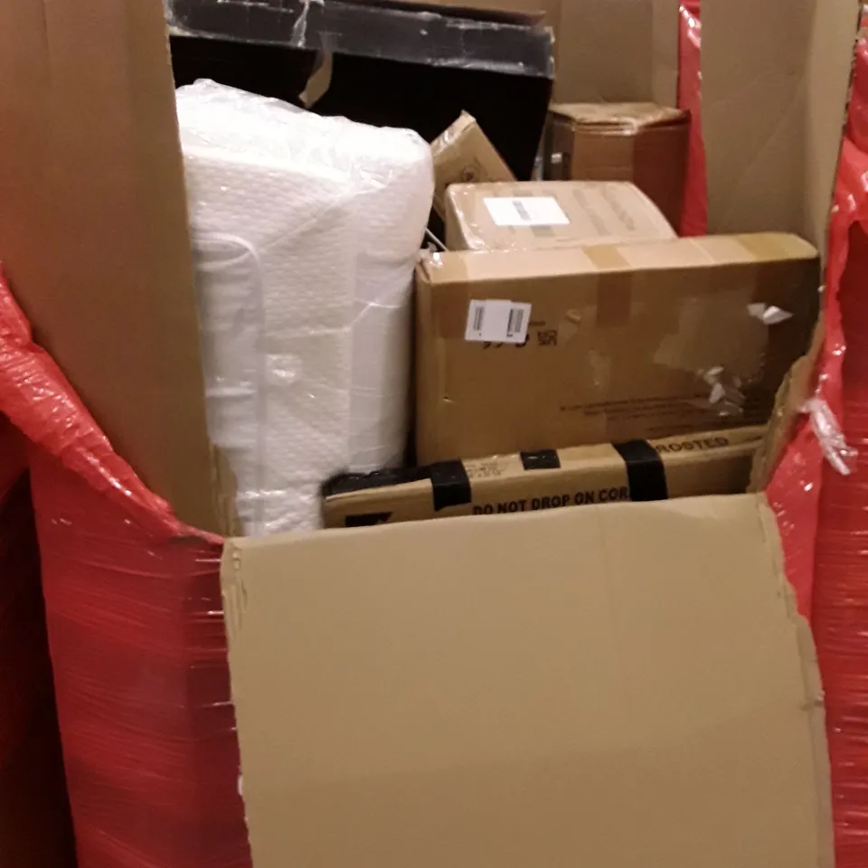 PALLET OF ASSORTED HOUSEHOLD ITEMS TO INCLUDE TELESCOPIC LADDER, XMAS TREE AND BAGGED MATTRESS TOPPER