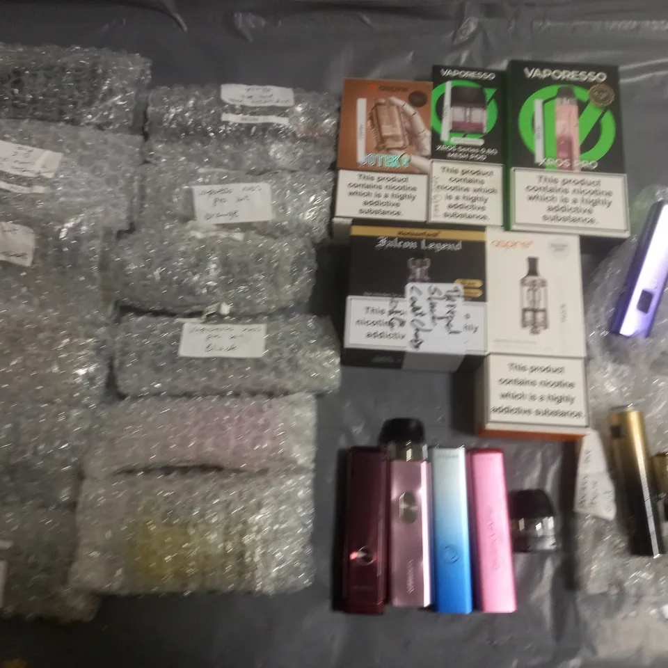 LOT OF APPROXIMATELY 25 ASSORTED VAPING ITEMS TO INCLUDE VAPORESSO AND ASPIRE