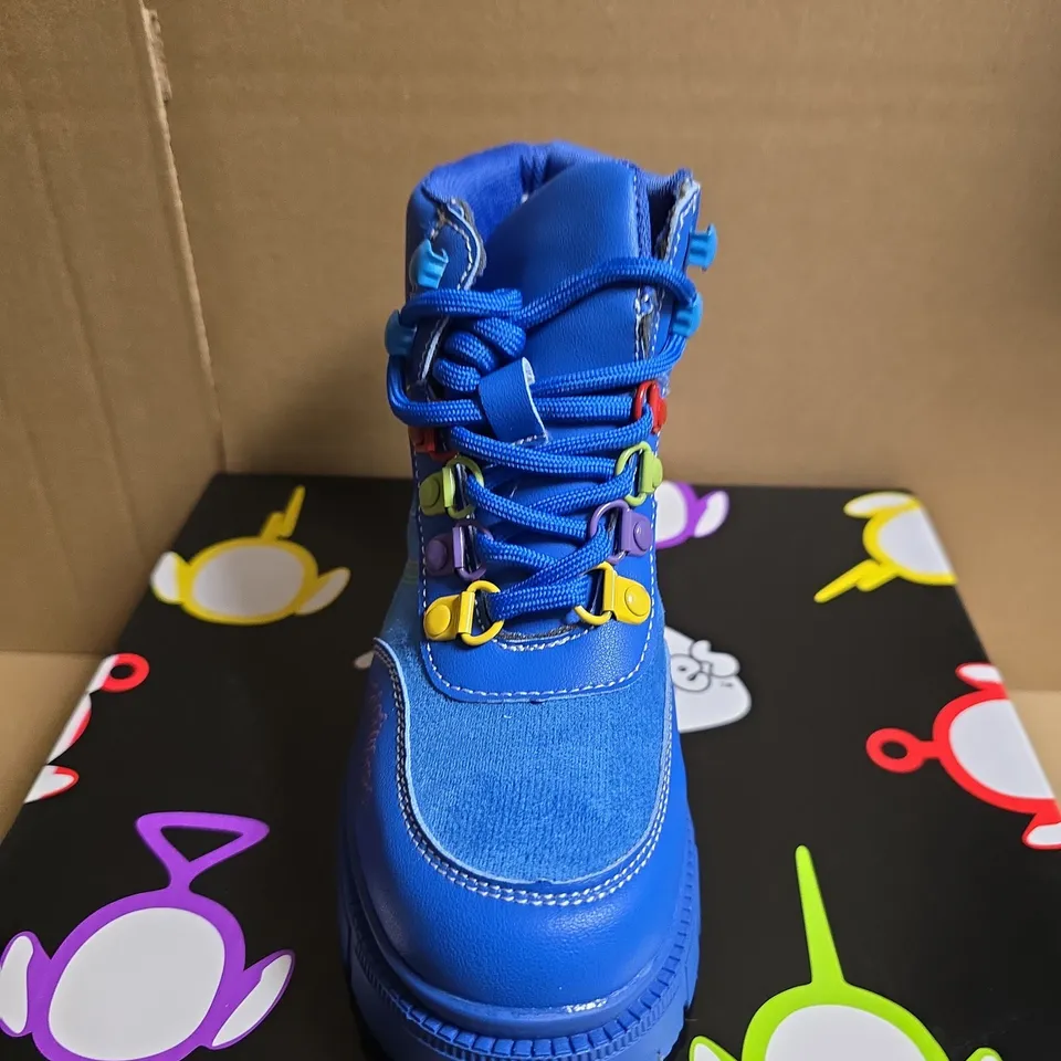BOXED PAIR OF KOI HOME HILL TELETUBBIES KIDZ BOOTS - BLUE, UK 13