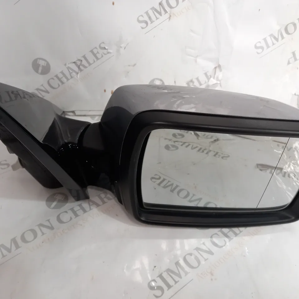UNKNOW SPEC WIND MIRROR IN SILVER 
