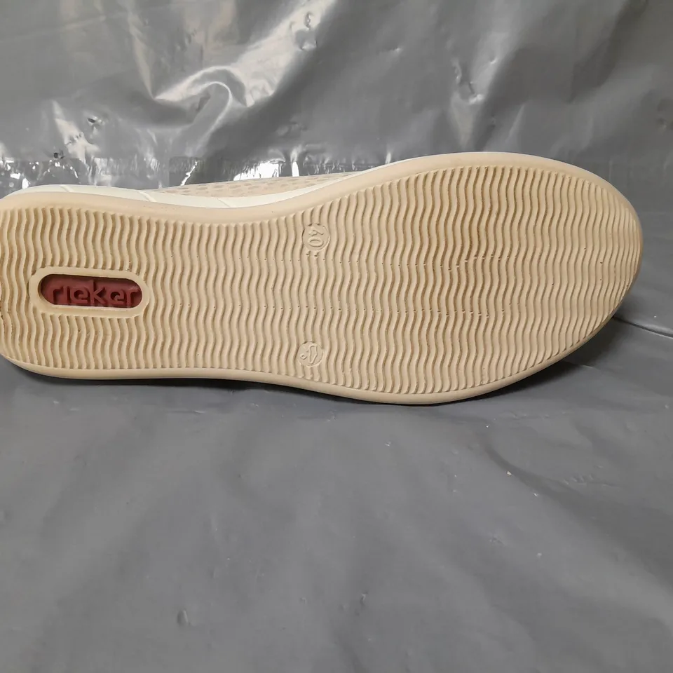 RIEKER PANEL TRAINERS TAUPE SIZE 6.5
