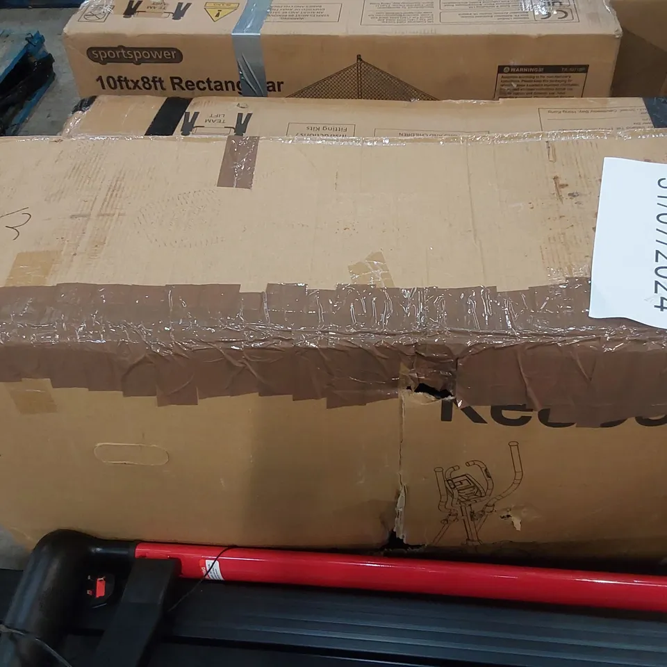 BOXED REEBOK GX40S ONE SERIES CROSS TRAINER 