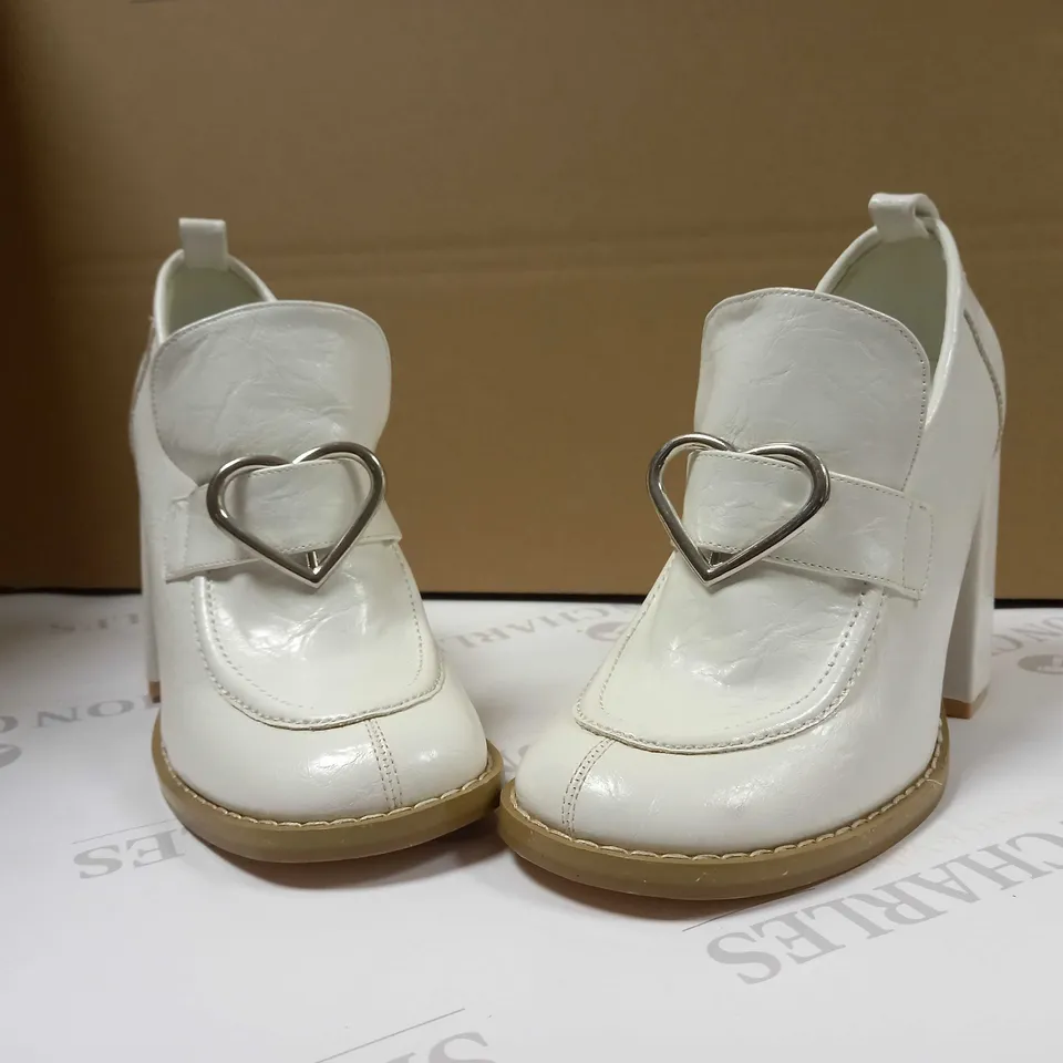 KOI WHITE/HEART DETAILED VEGAN PLATFORM HEELED SHOES - SIZE 4