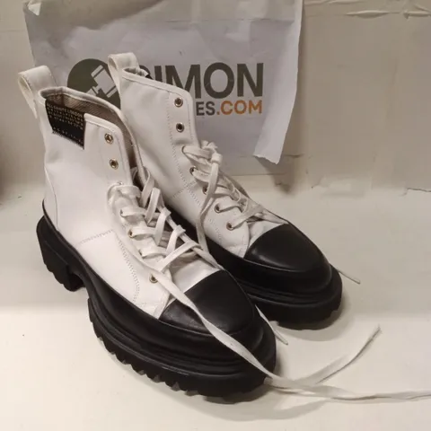 WHITE AND BLACK CHUNKY-SOLE ANKLE BOOTS EU39 UK6