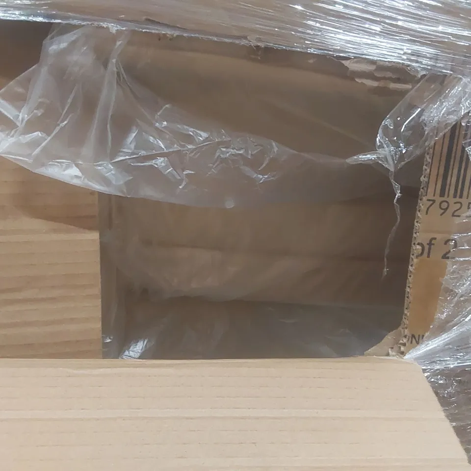 PALLET CONTAINING A VERY LARGE QUANTITY OF ASSORTED GARDEN CUSHIONS ECT