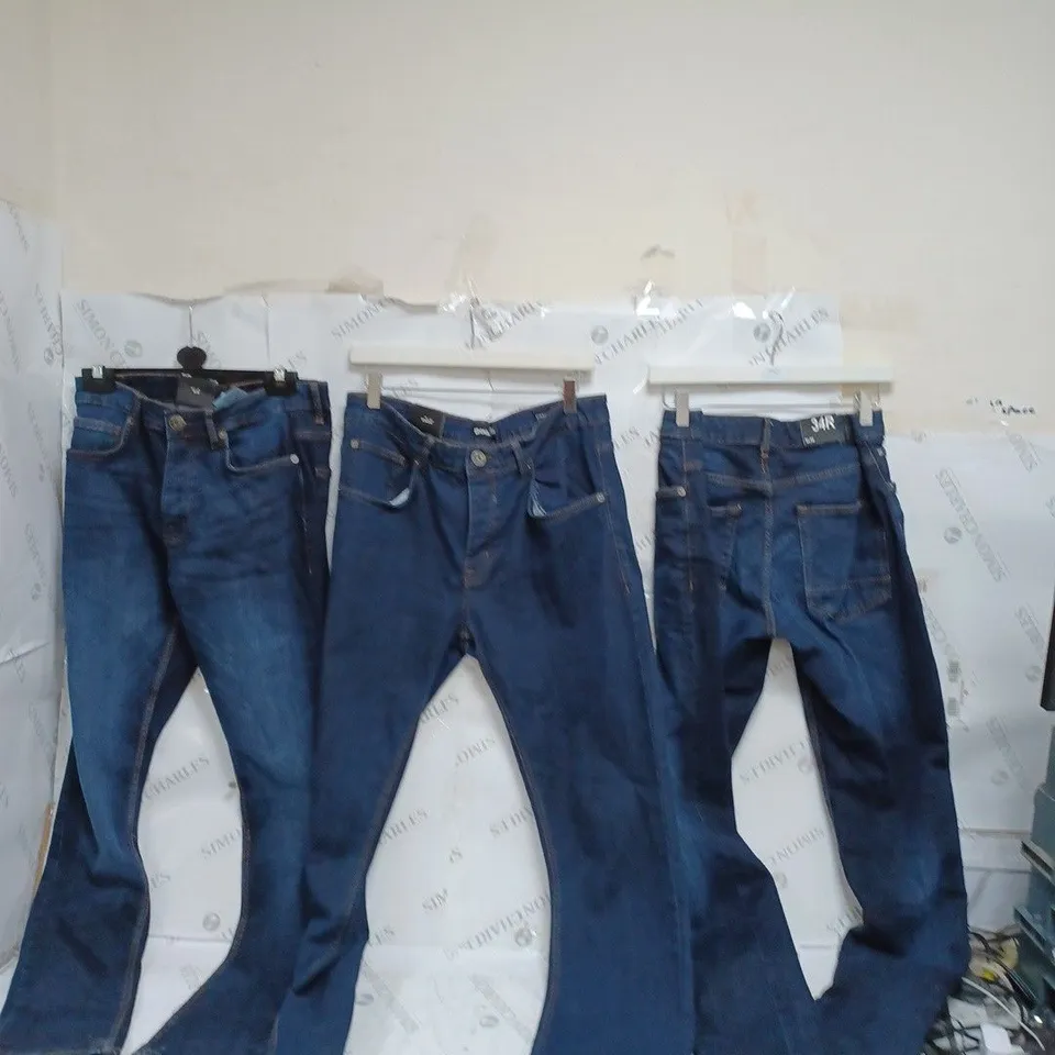 12 ASSORTED BENCH PIECES OF CLOTHING TO INCLUDE T-SHIRT, JACKETS, AND SWEATPANTS ETC. 