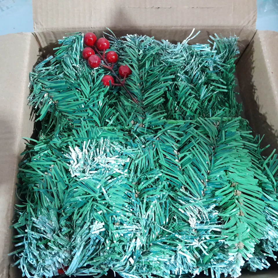 BOXED CHRISTMAS GARLAND IN GREEN UNKNOW SIZE 