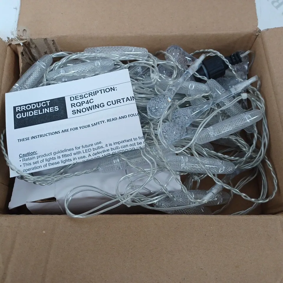 SNOWING CURTAIN LIGHT RRP £17.99