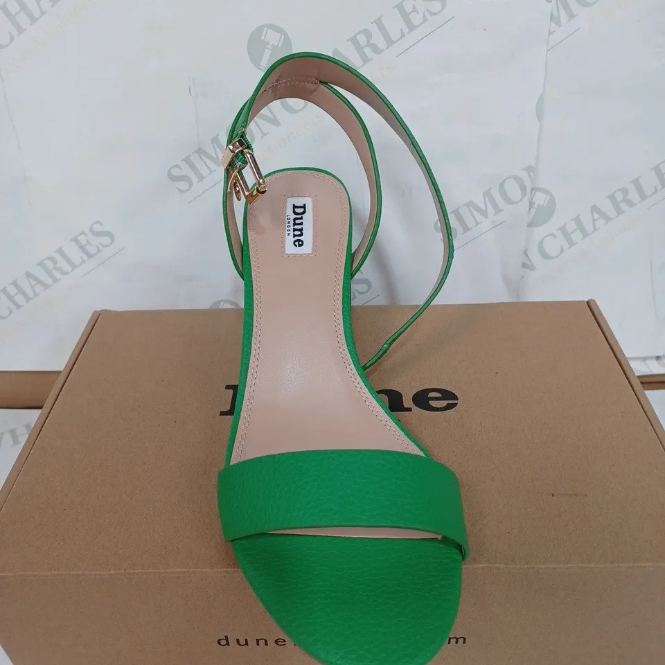 BOXED PAIR OF DUNE 278MEMEE SYNTHETIC BLOCK HEEL SANDALS - GREEN / SIZE: 6 UK