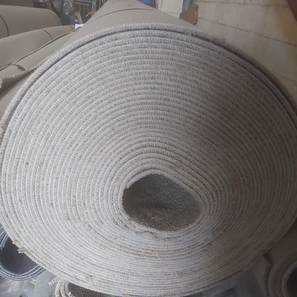 ROLL OF QUALITY HEATHCOTE TAWNY BEECH CARPET - APPROXIMATELY 5 x 30m