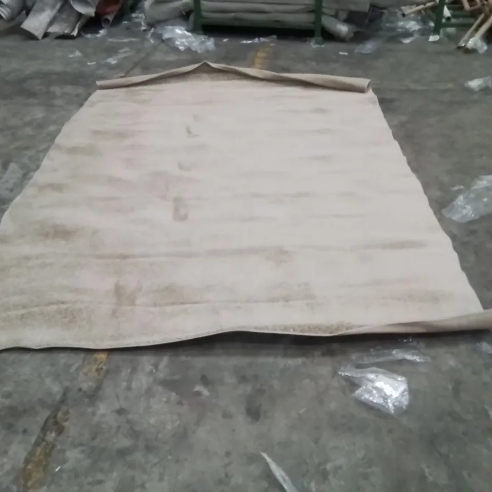 QUALITY DESIGNER AREA RUG - APPROXIMATELY 280X200