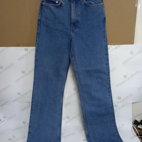 WEEKDAY ROWE EXTRA HIGH STRAIGHT JEANS IN BLUE - 28/34