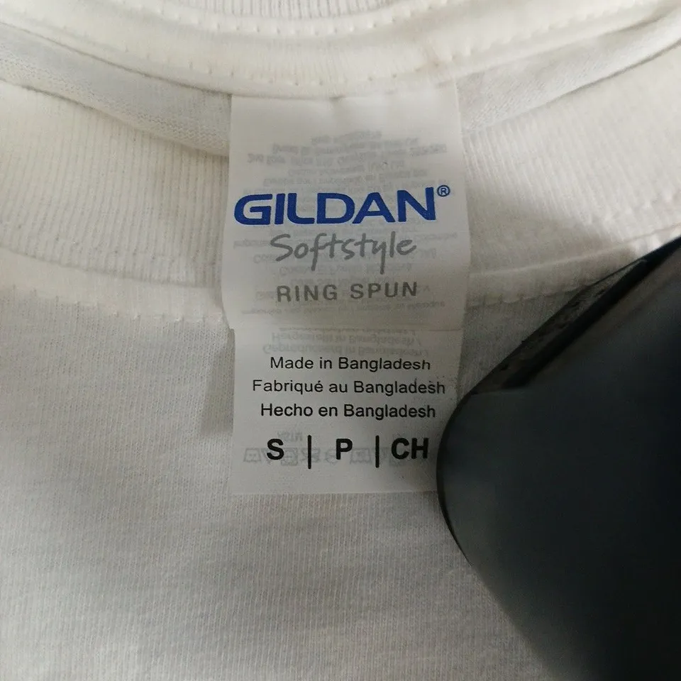 APPROXIMATELY 38 PCS ALPHAGREEN LOGO T-SHIRT ON WHITE GILDAN SOFTSTYLE RING-SPUN TEE