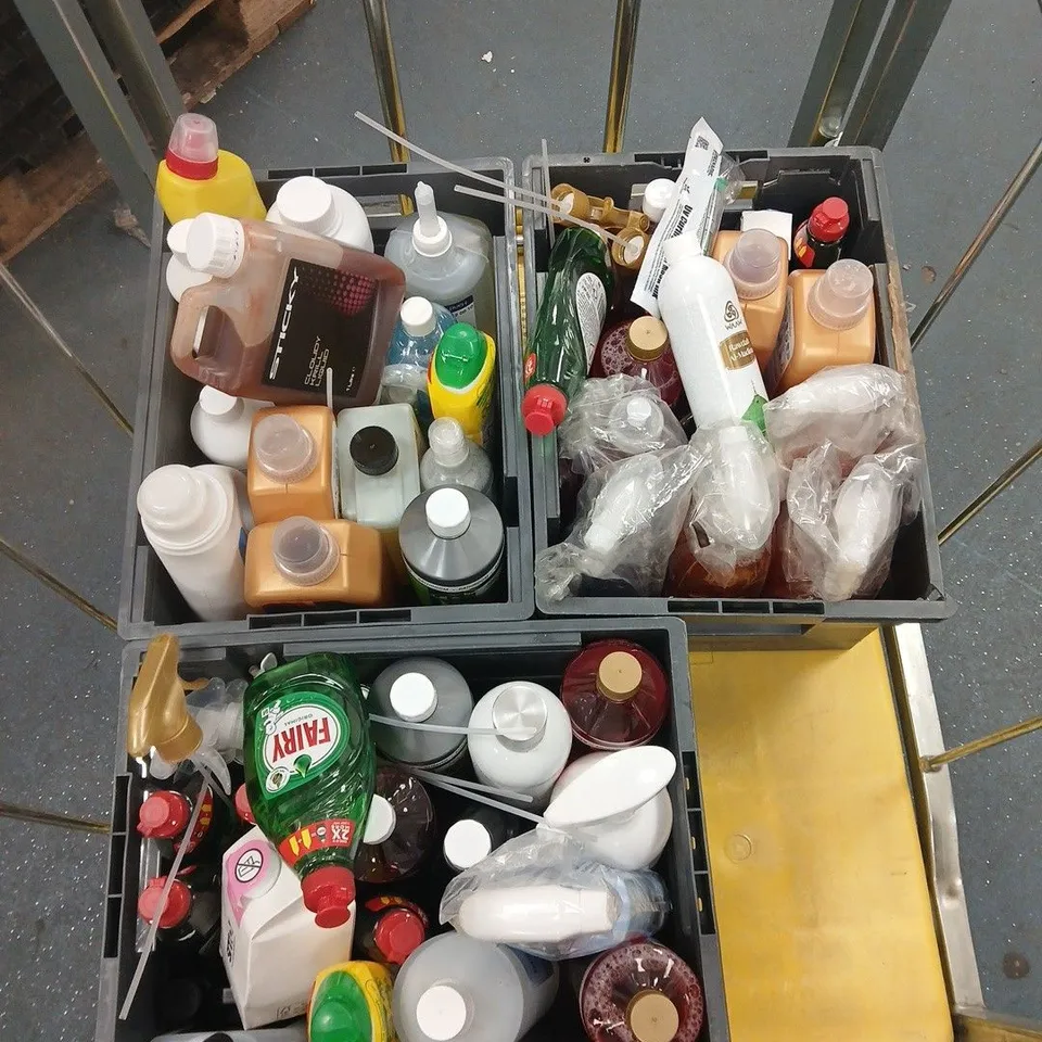 LARGE QUANTITY OF ASSORTED HOME LIQUID ITEMS TO INCLUDE FABRIC FRESHENER, LIQUID BOOSTER GEL