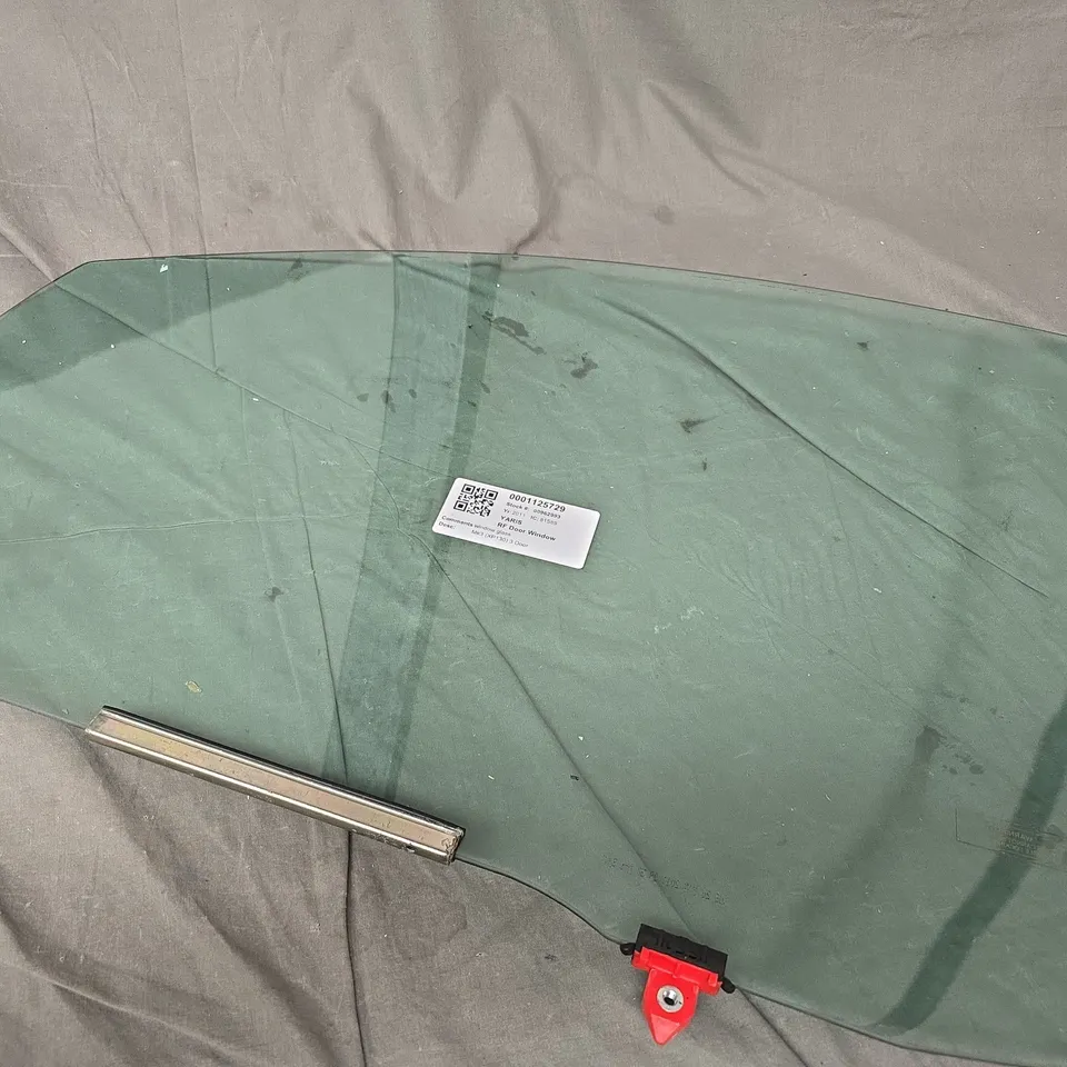 2011 TOYOTA YARIS DOOR WINDOW 