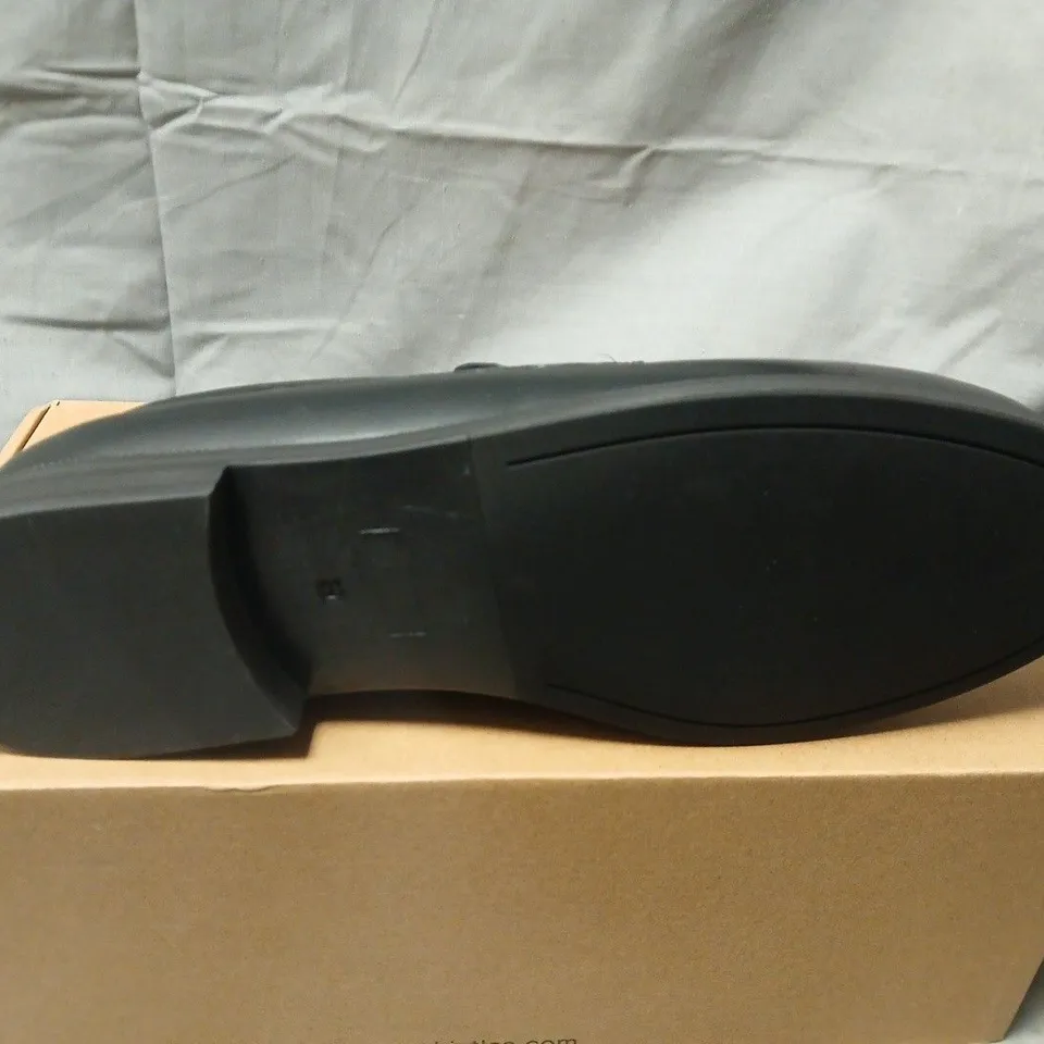 BOXED WHISTLES JOVIE SLIM PATENT LOAFER – BLACK, UK 6