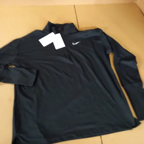 nike running womens lightweight jacket -
