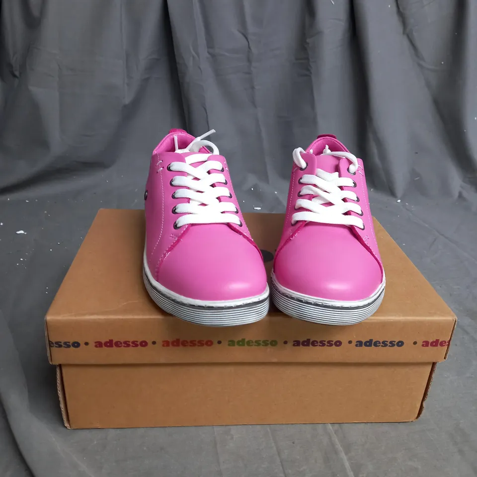 BOXED ADESSO CLAIRE TRAINER FUCHSIA SIZE 3