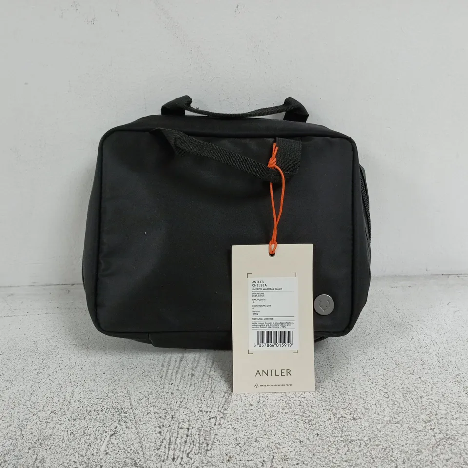 ANTLER CHELSEA HANGING WASHBAG BLACK