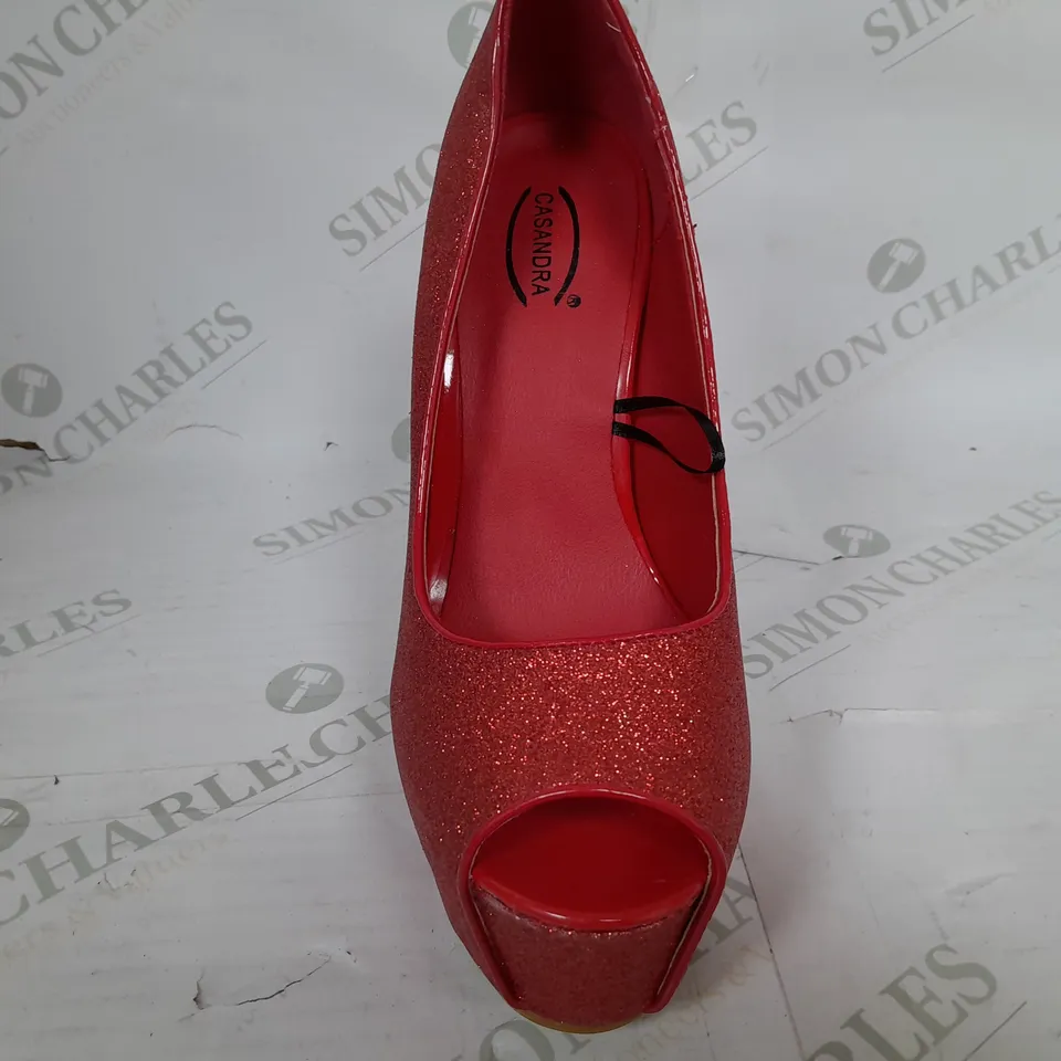 PAIR OF CASANDRA OPEN TOE HIGH HEELS IN RED - SIZE 5