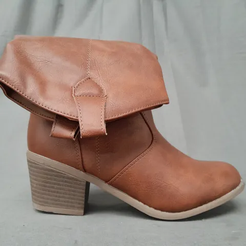 BOXED PAIR OF DESIGNER ANKLE BOOTS IN BROWN EU SIZE 36