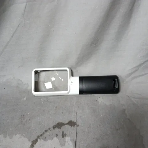 ESCHENBACH MOBILUX LED HANDHELD MAGNIFIER – BOXED