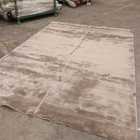 QUALITY DESIGNER AREA RUG - APPROXIMATELY 285CM X 200CM