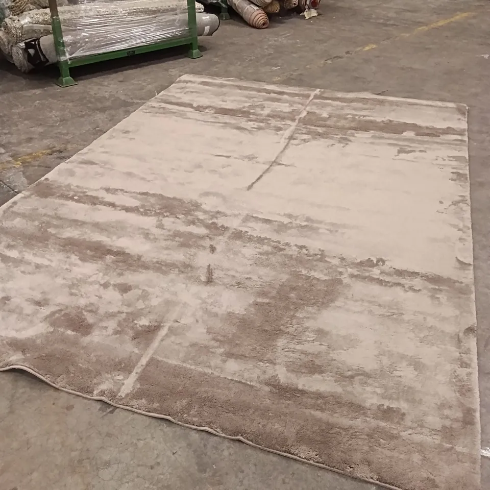 QUALITY DESIGNER AREA RUG - APPROXIMATELY 285CM X 200CM