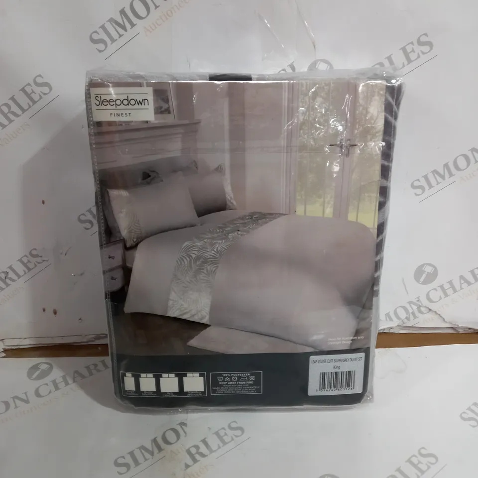 SLEEPDOWN FINEST LUXURIOUS JACQUARD VELVET CUFF DUVET SET KING SIZE