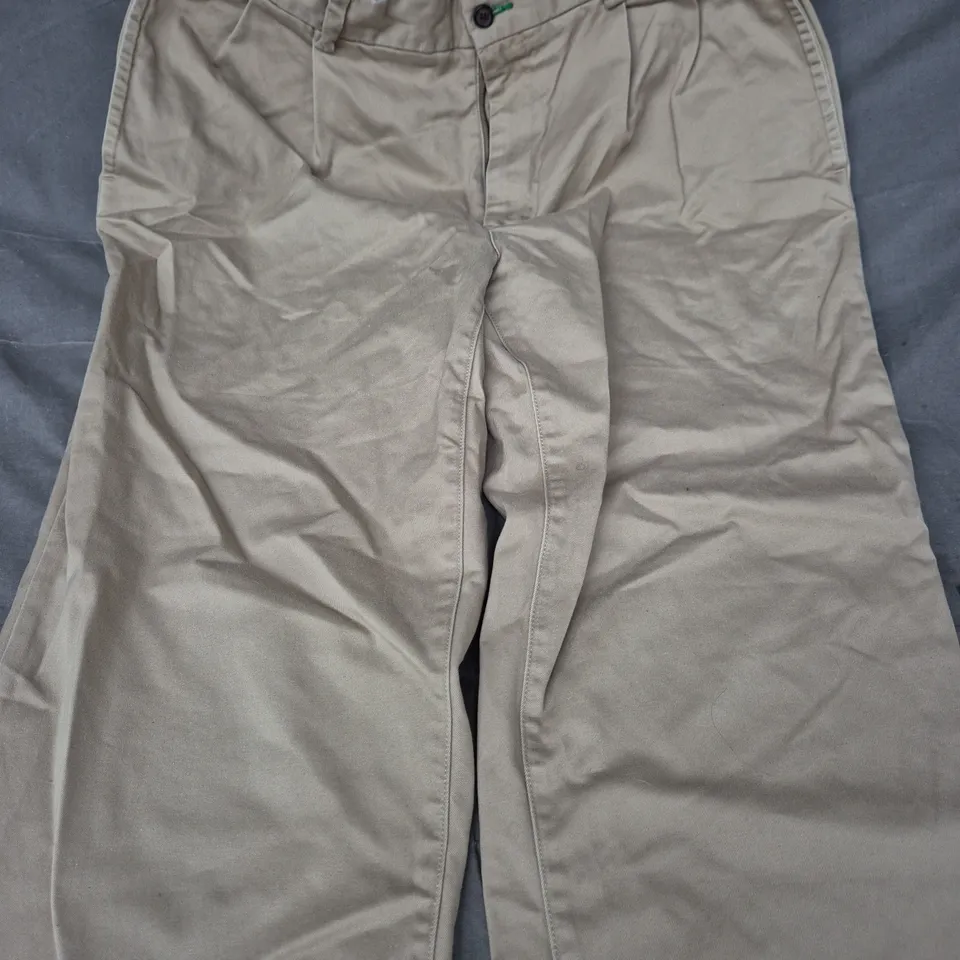 TOMMY HILFIGER MEN'S KHAKI COTTON CHINOS – UK 34 (34/32)