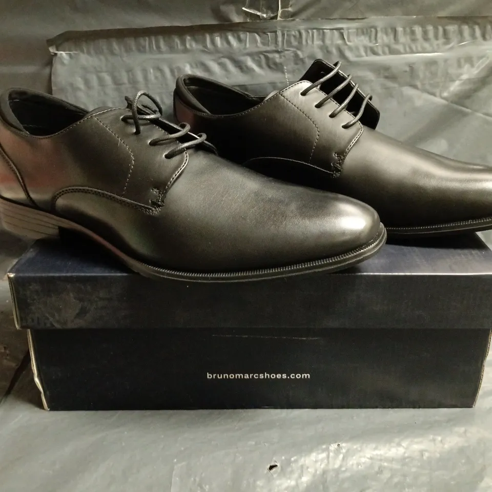 BOXED PAIR OF BRUNO MARC LACE UP SHOES IN BLACK SIZE UK 11