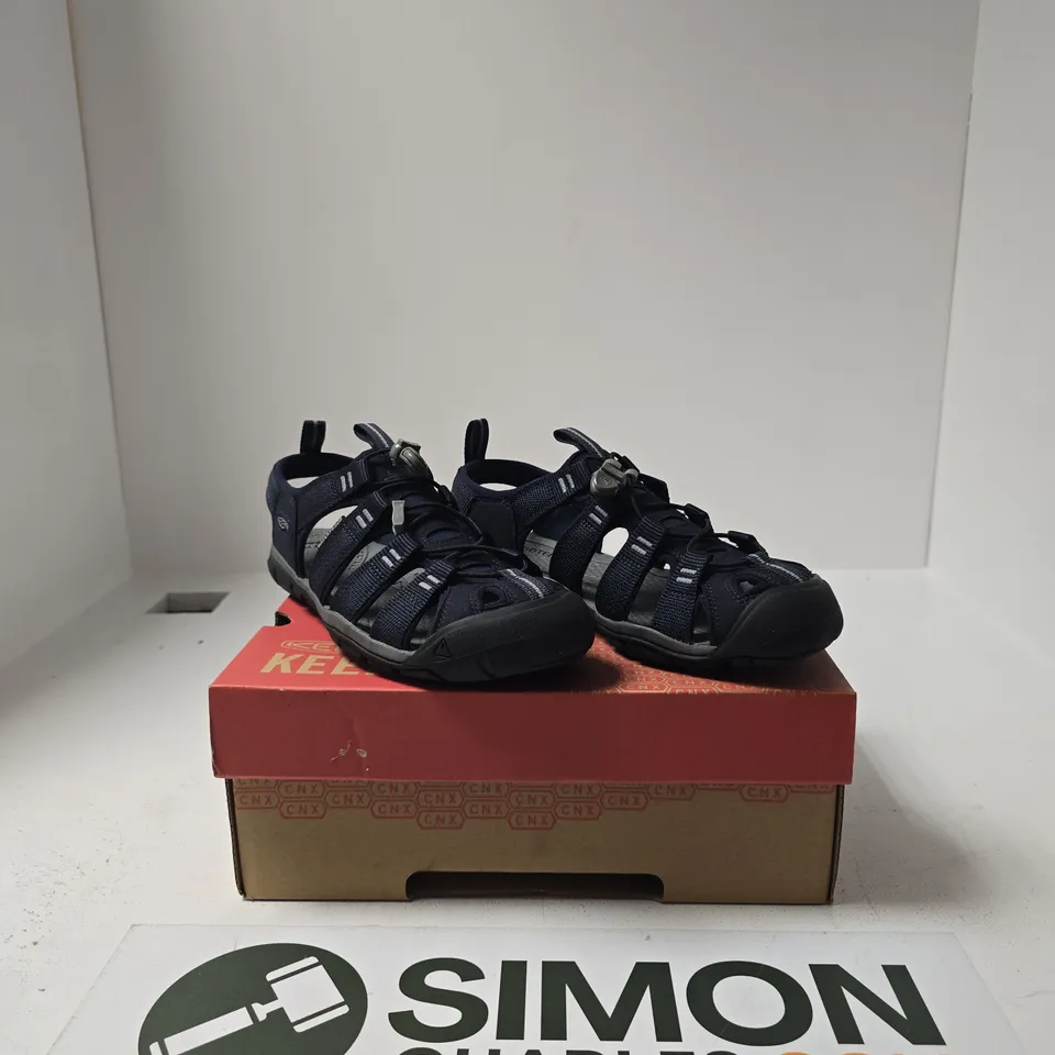 BOXED PAIR OF KEEN SKY CAPTAIN SANDALS SIZE UK 7