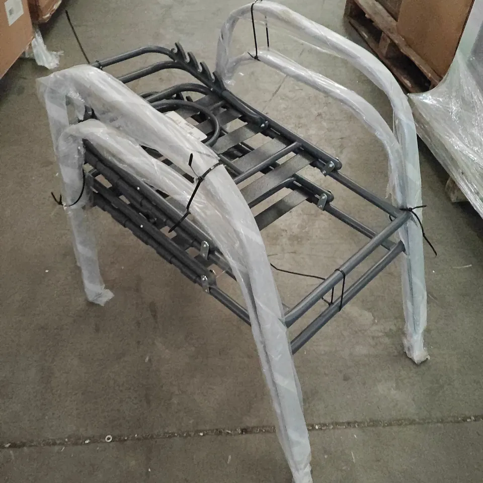 LOT OF 3 ASSORTED ITEMS INCLUDES FOLDING LOUNGER BASE, BAGGED PADDED MAT AND ADDIS CART ON WHEELS