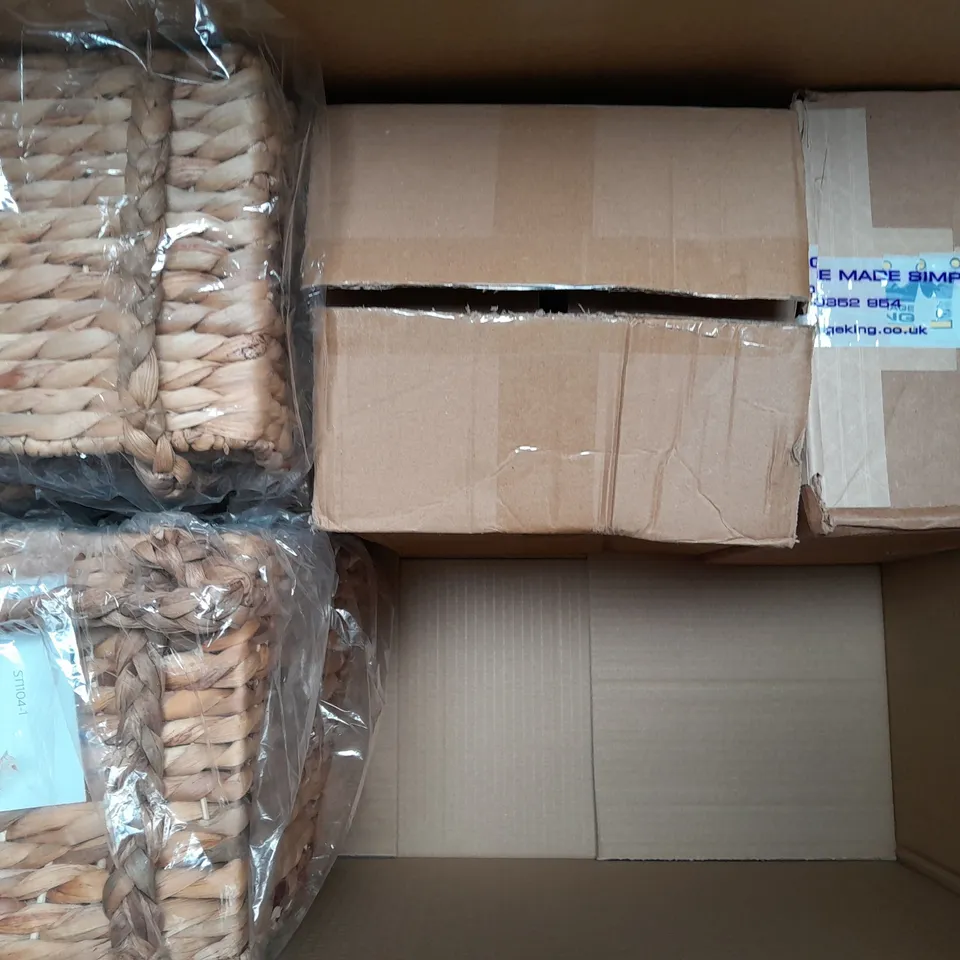 BOX OF APPROXIMATELY 5 ASSORTED HOUSEHOLD ITEMS TO INCLUDE TRENDBOX 3PC STORAGE BOX, SAUCEPANS, ETC