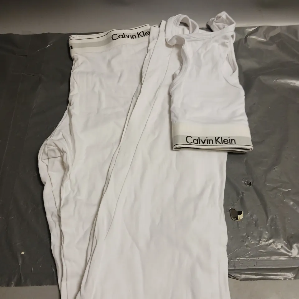 BOXED CALVIN KLEIN LADIES CROP TOP AND LEGGINGS SET WHITE SIZE M